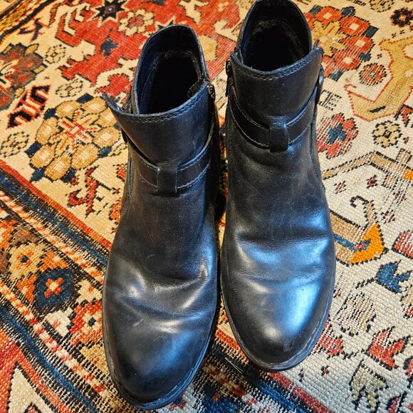 Black Born Leather Booties  8M 1" Heel - Picture 2 of 9